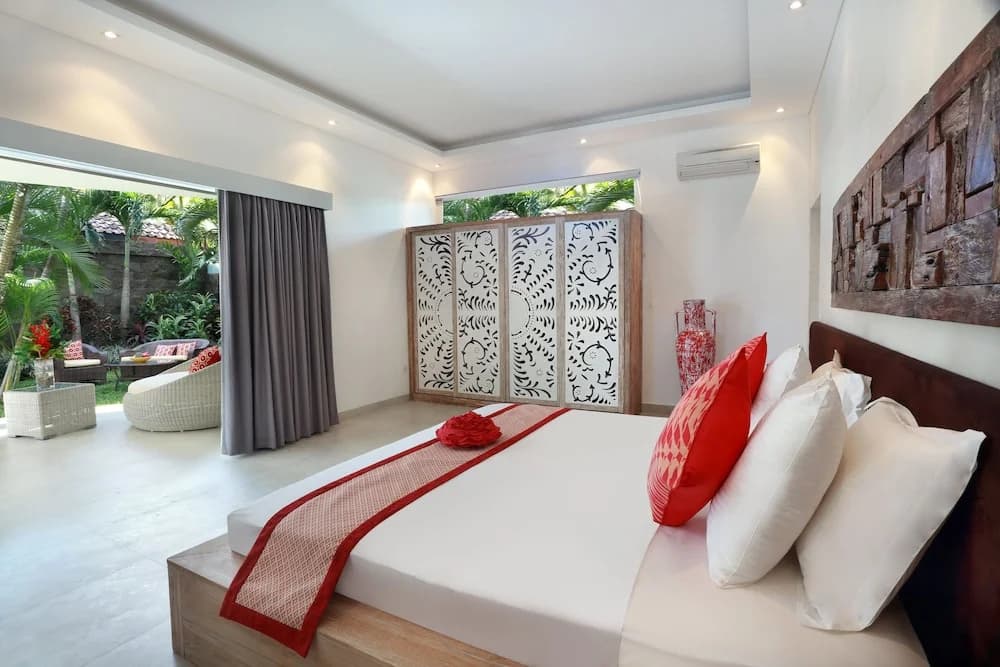 Seminyak White Design Villa - photo 3