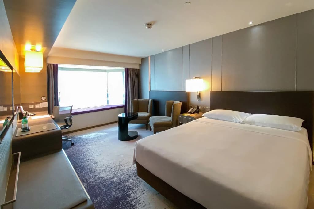 Royal Plaza Hotel - photo 7