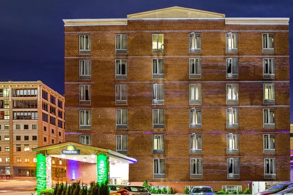 Days Inn by Wyndham Long Island City - main photo