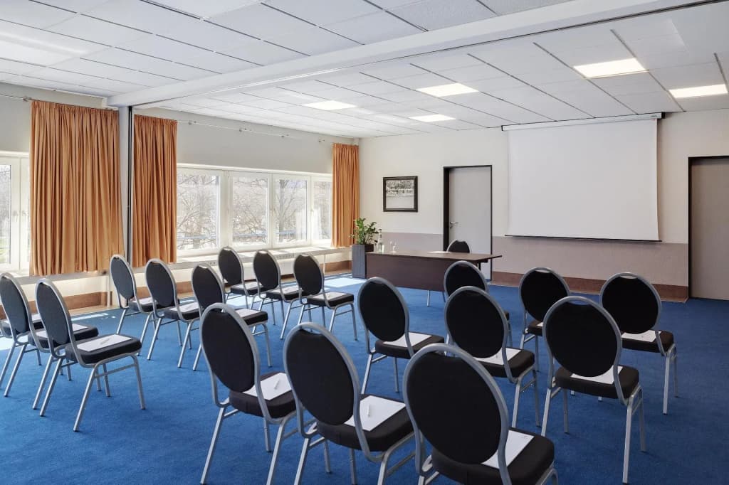 City Hotel Berlin East - photo 17