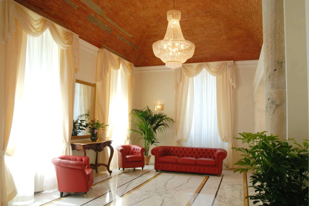 Hotel Embassy - photo 2
