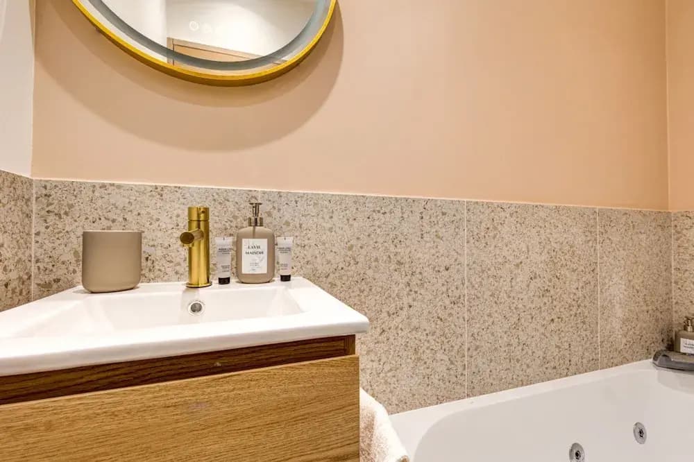 Lavie Maison Hot Tub Seaside Studio - photo 12
