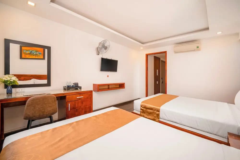 Waikiki Beach Hotel Da Nang - photo 5