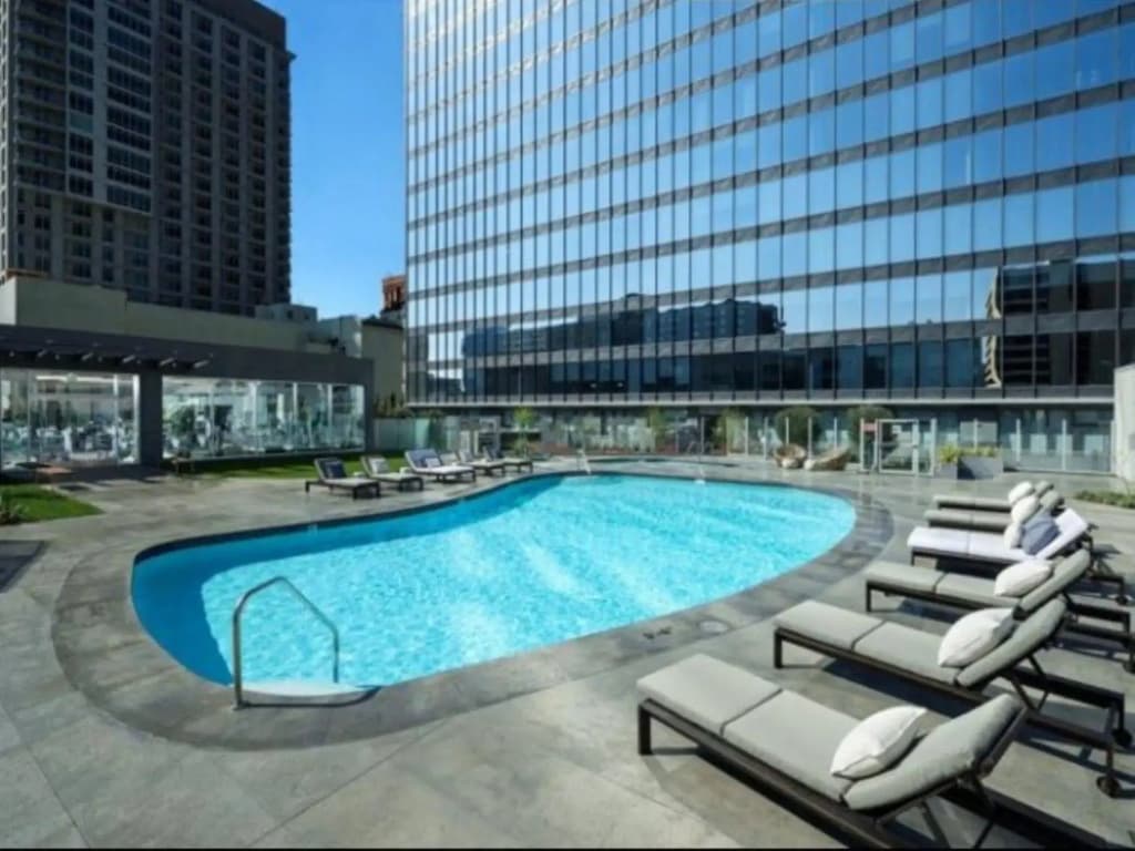 Global Luxury Suites at Figueroa Street - photo 11