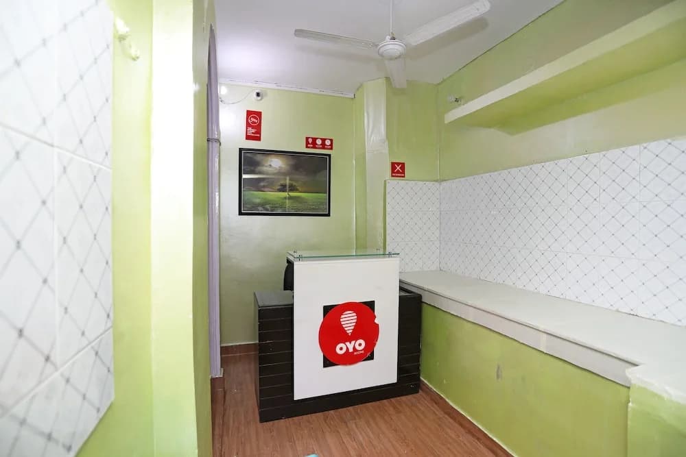 OYO 9534 Hotel Heights - photo 9