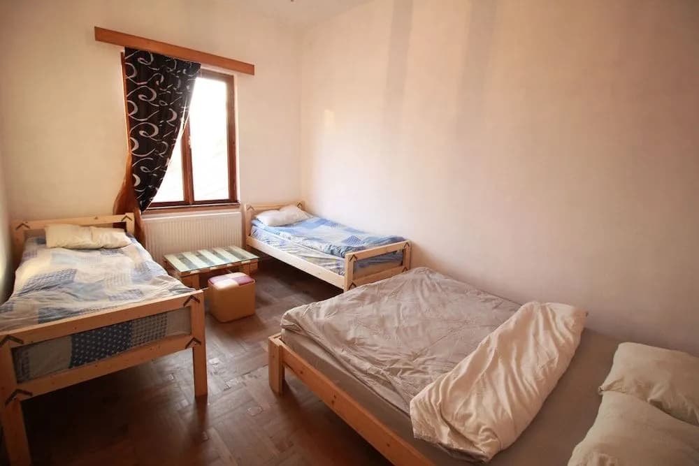 Sheni Hostel - photo 2
