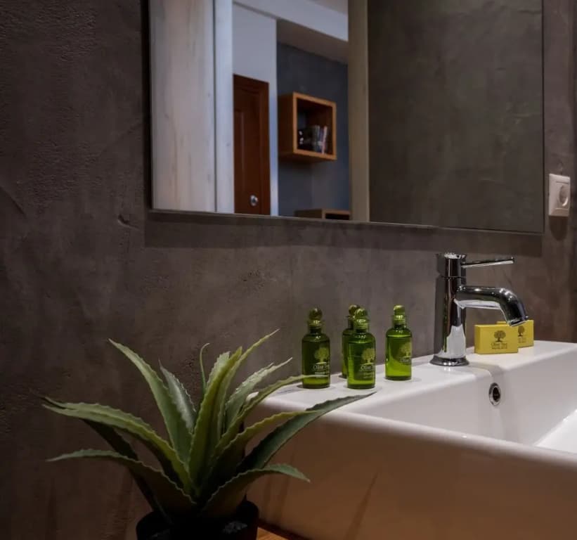 101m² Renovated Apartment in Koukaki - photo 6