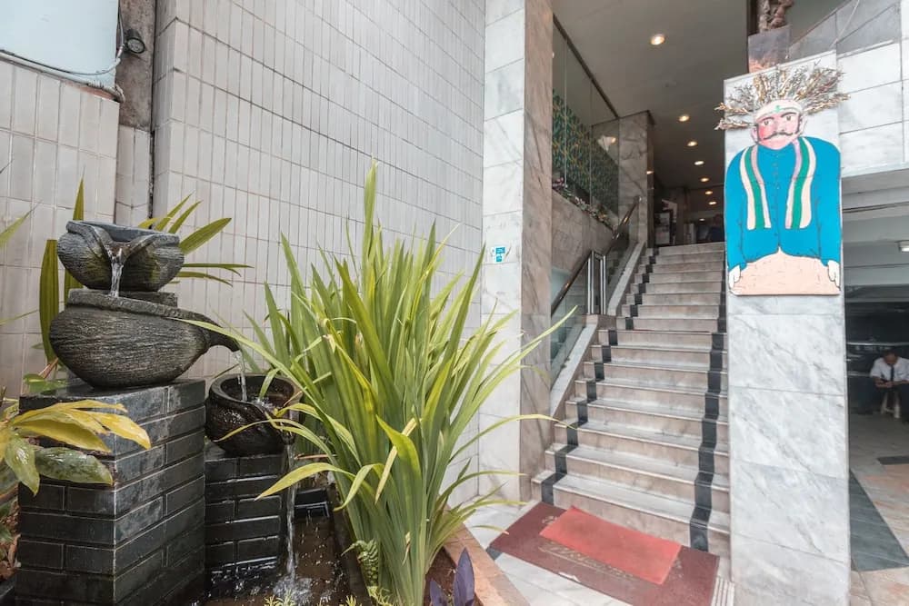 OYO 671 Hotel Capitol - photo 13