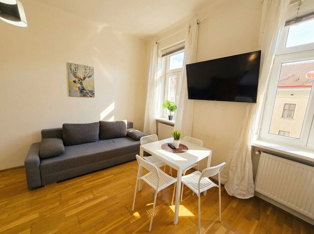 Stylish 1BR Apt near Wiener Stadthalle - photo 10