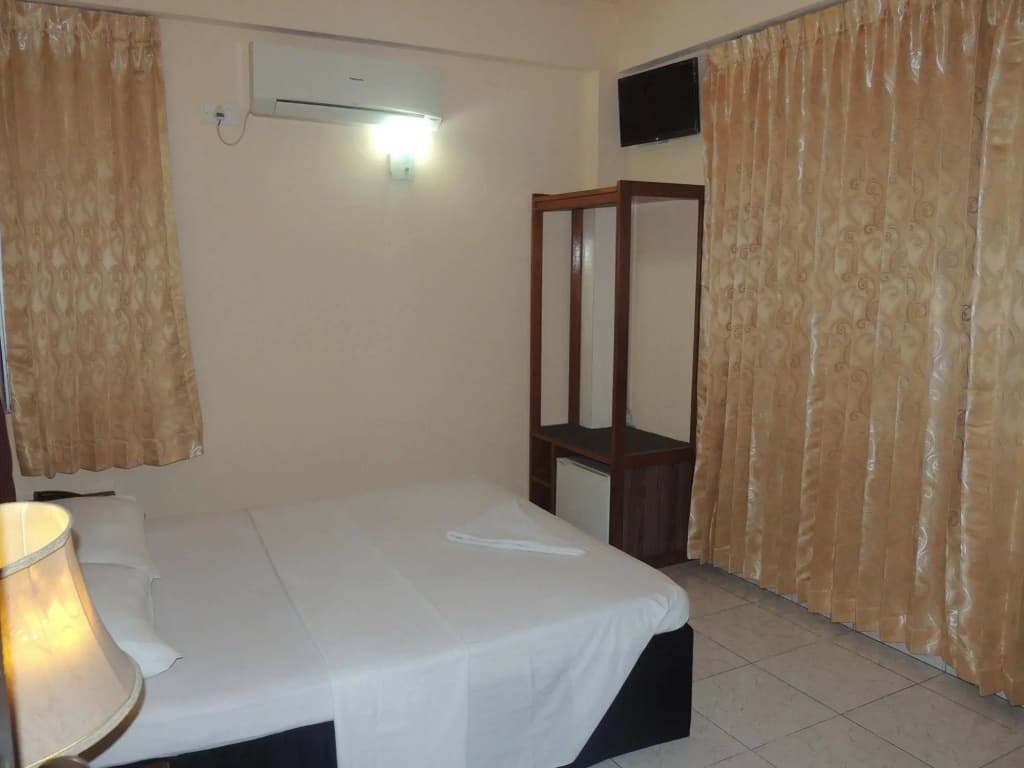 Off Day Inn Hotel - photo 9