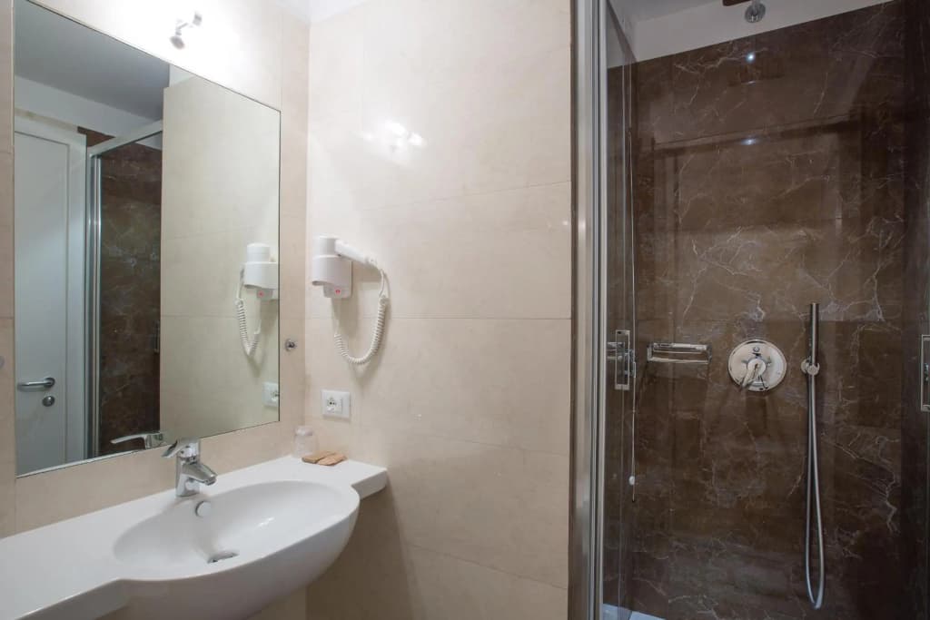 Floris Hotel - photo 17