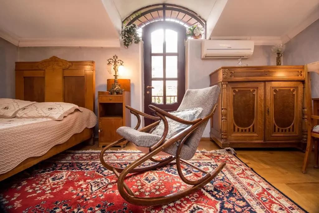 Lia's Guest House - photo 3