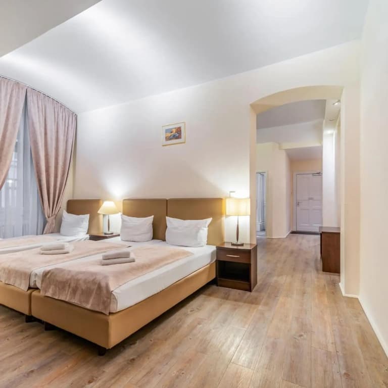 Upper Room Hotel Kurfurstendamm - photo 43