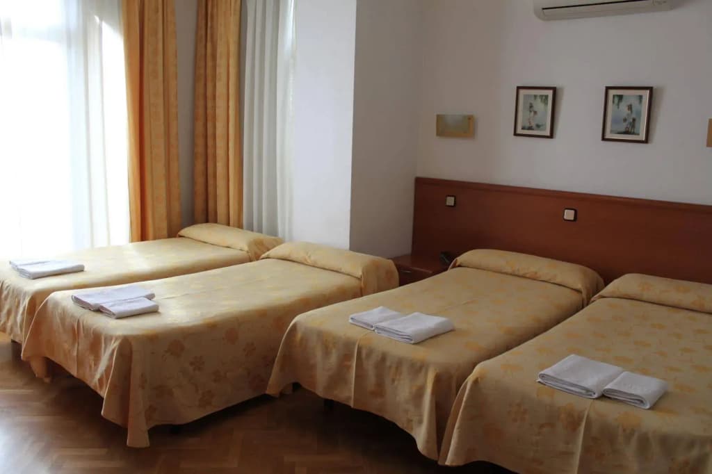 Hostal Jerez - photo 2
