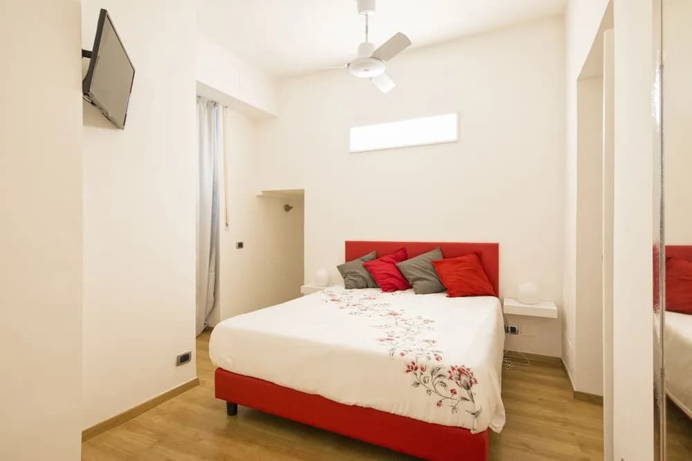 St Peter Square Apartment - photo 3