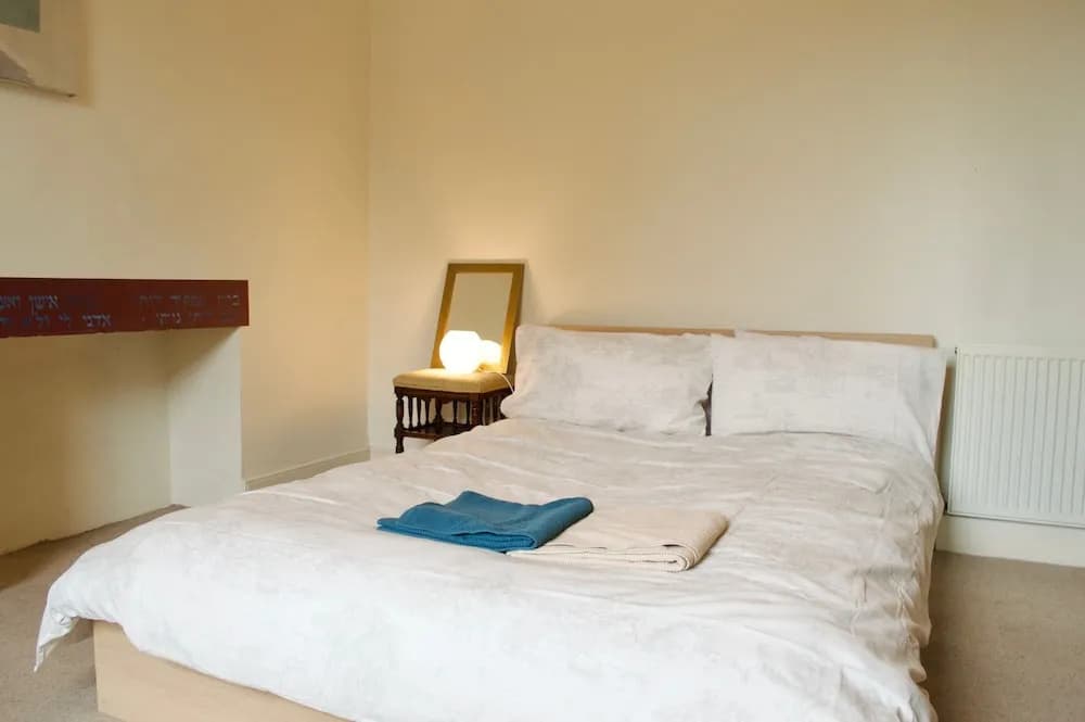 Central 3 Bedroom Flat - photo 5