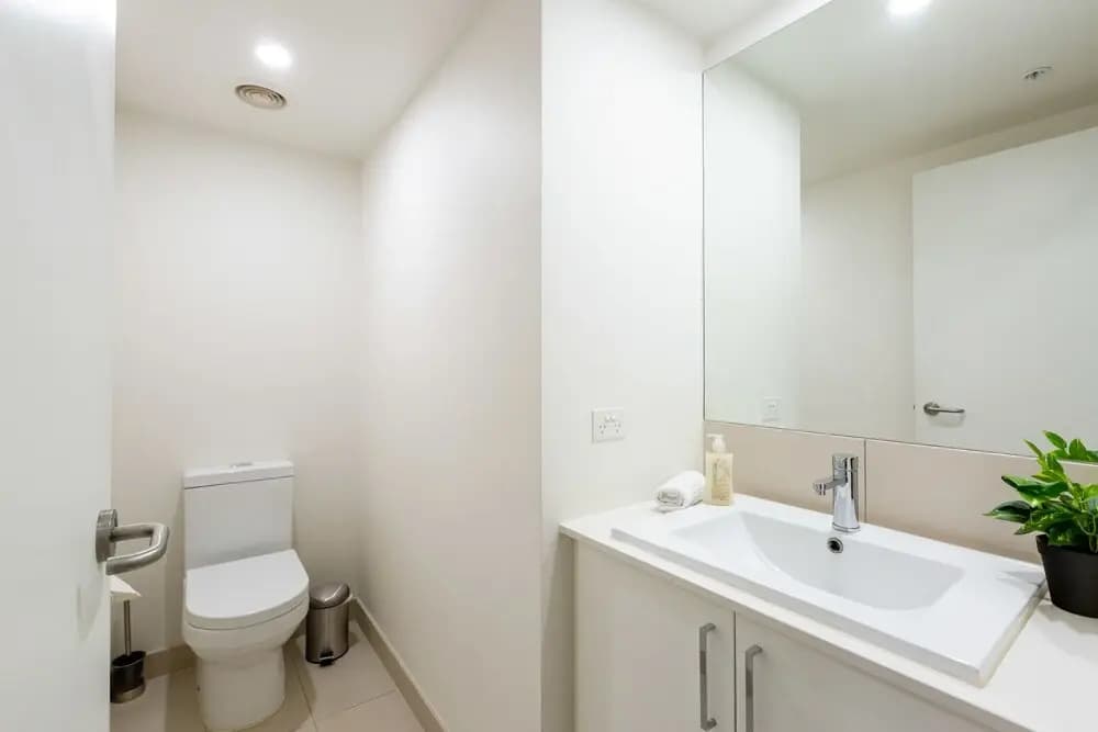 Raphael 2Bdr Carlton Apartment - photo 6