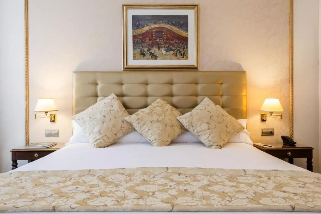 Hotel Roger de Lluria Barcelona - photo 49