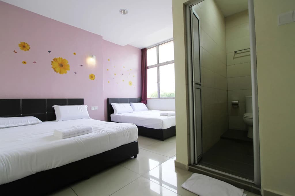 Max Inn Suite Hotel - photo 4