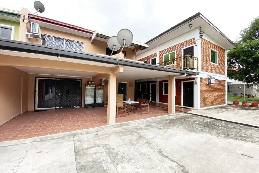 OYO 90217 Classic Homestay Keningau - photo 1