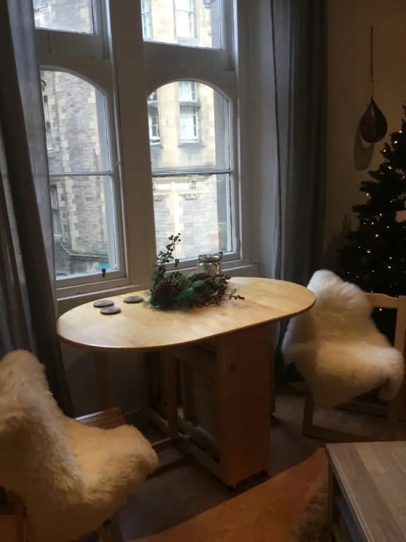 Edinburgh Old Town Apartment - photo 17