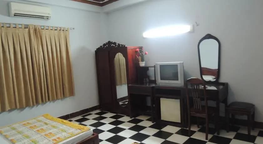 Phi Long Hotel - photo 3