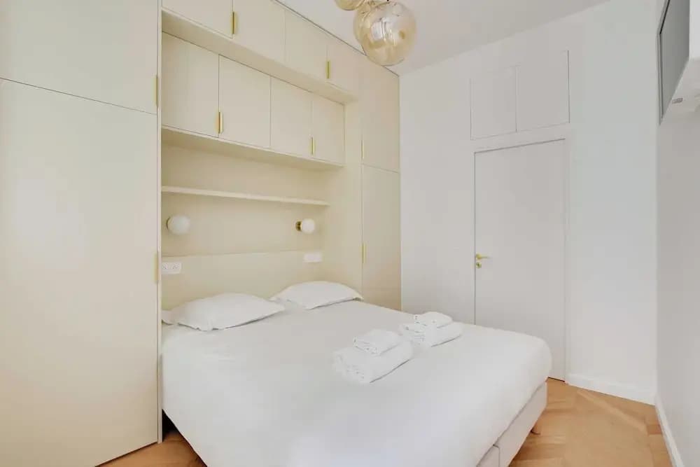 Elegant Apartment -2br/6p - Pere Lachaise - photo 3