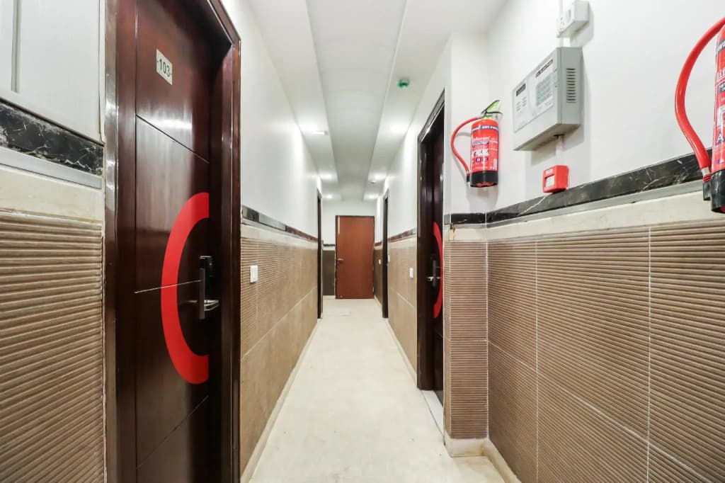 OYO 70849 Hotel Sarvasa Residency - photo 3