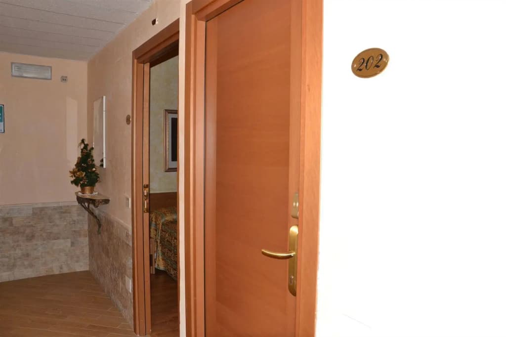 Hotel Julia - photo 14