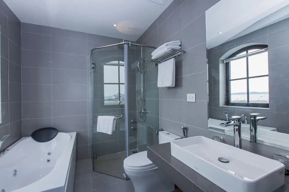 The Twin Hotel - photo 10