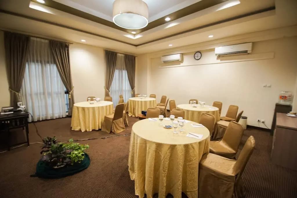 Sofyan Hotel Soepomo - photo 22