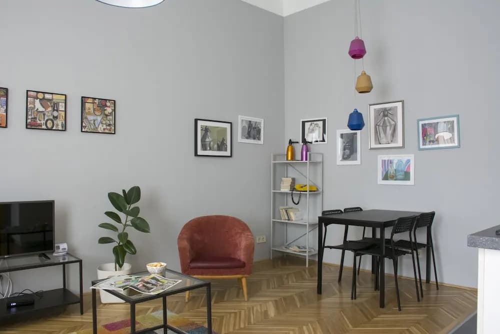 Curry Apartments - photo 20