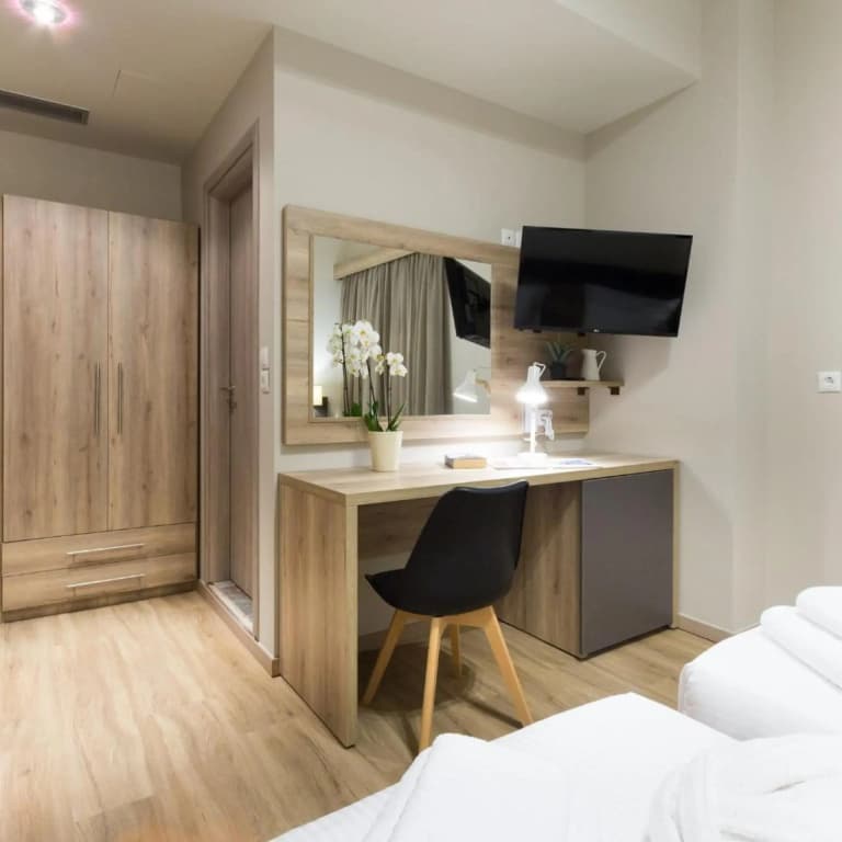 Hotel @ Syngrou Fix - photo 28