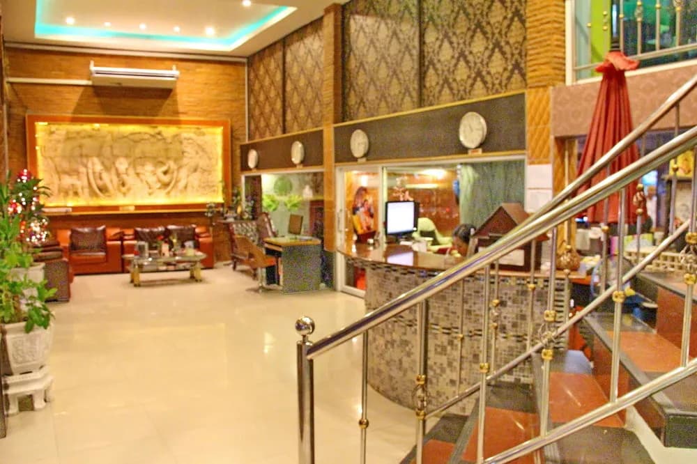 Central Place Hotel - photo 10
