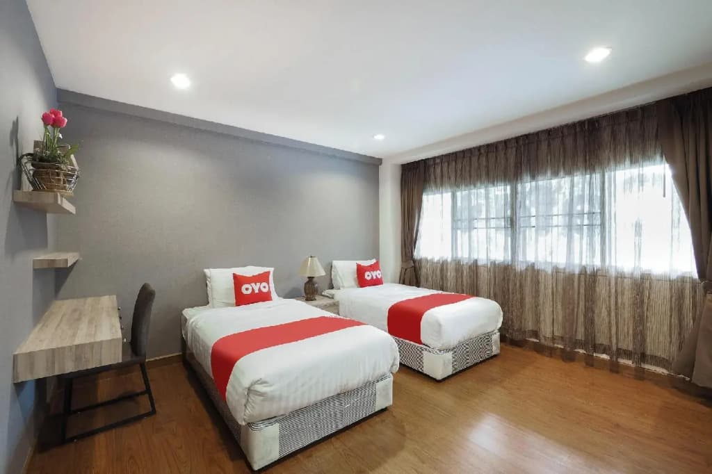 OYO 995 Blue Cafe Apartment - photo 6