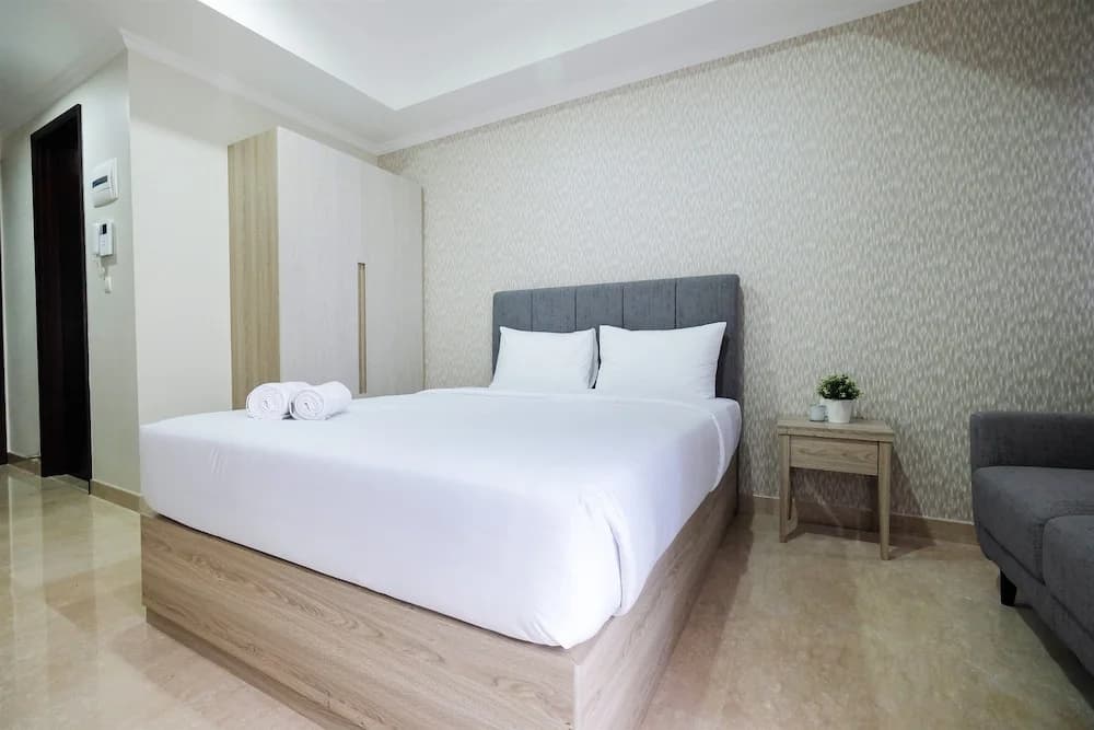 Minimalist Studio Menteng Park Apartment - photo 3