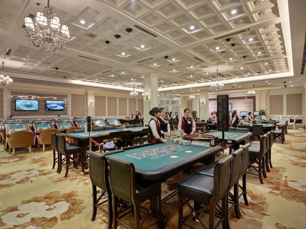 Royal Halong Hotel - photo 24