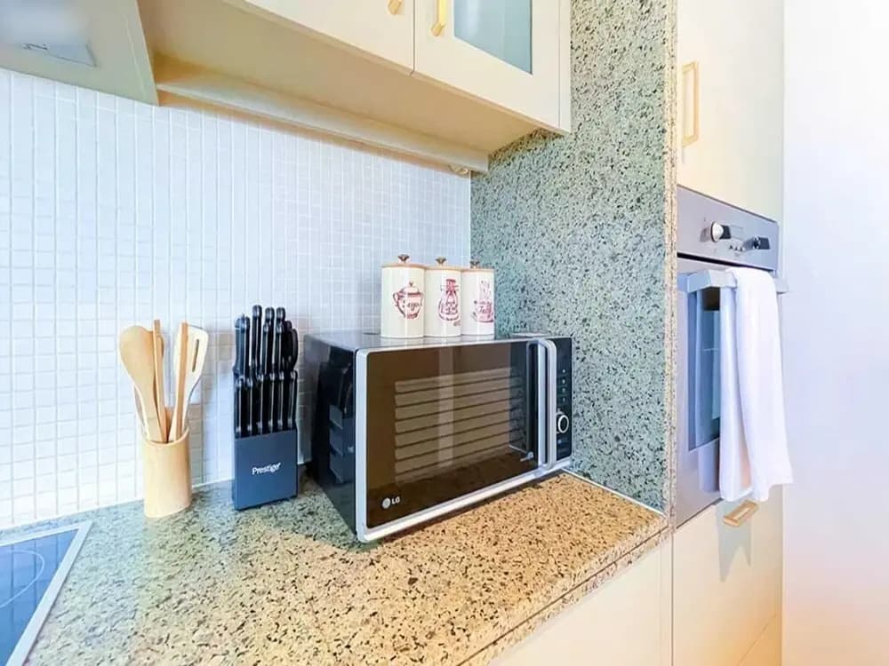 Amazing 1BR APT Downtown - photo 22