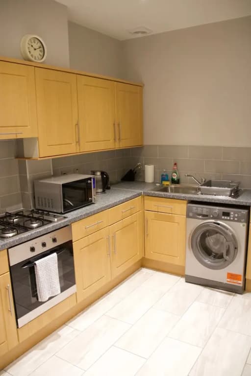 2 Bedroom Flat Off Leith Walk - photo 13