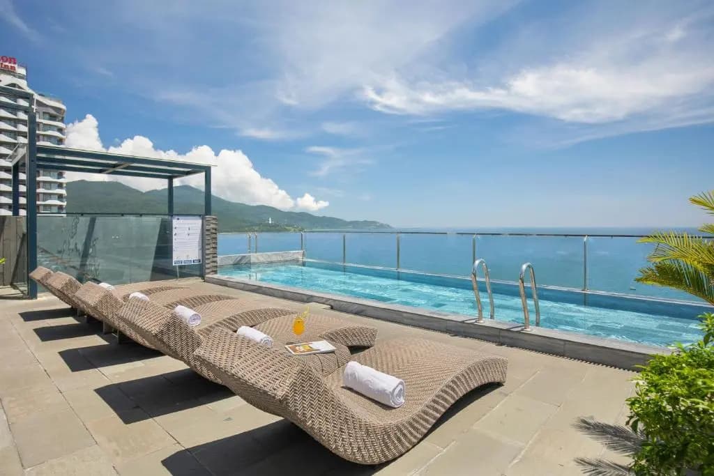 Mangata Beachfront Hotel - photo 13