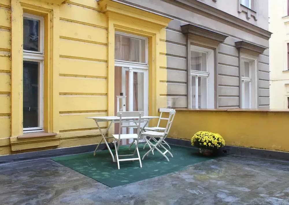 Bohemia Antique Apartment - photo 9