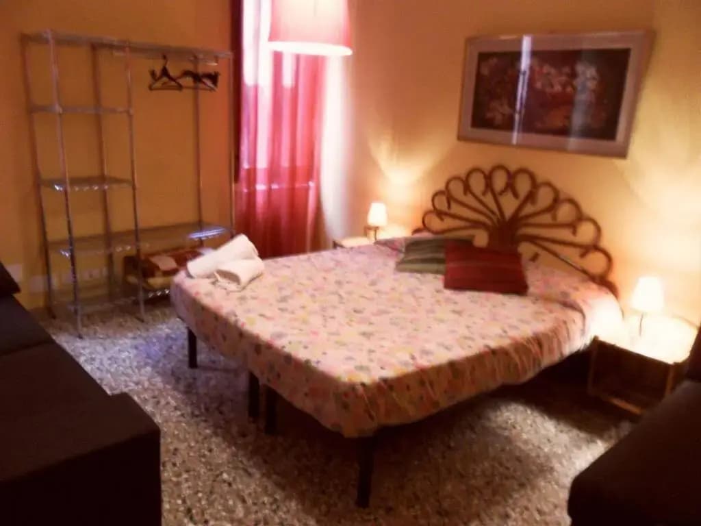 Sunny Venice Apartment - photo 10