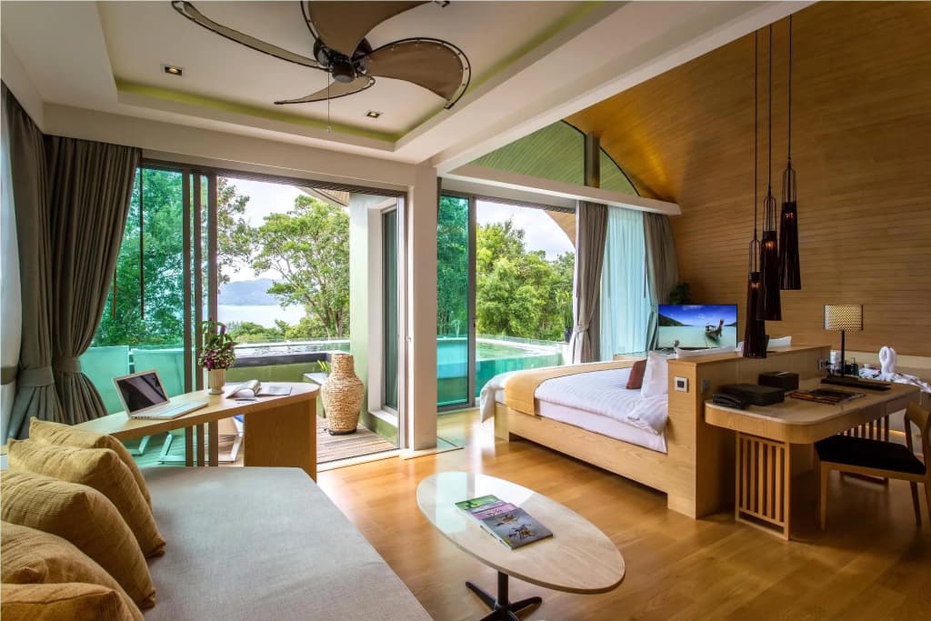 Crest Resort & Pool Villas - photo 3