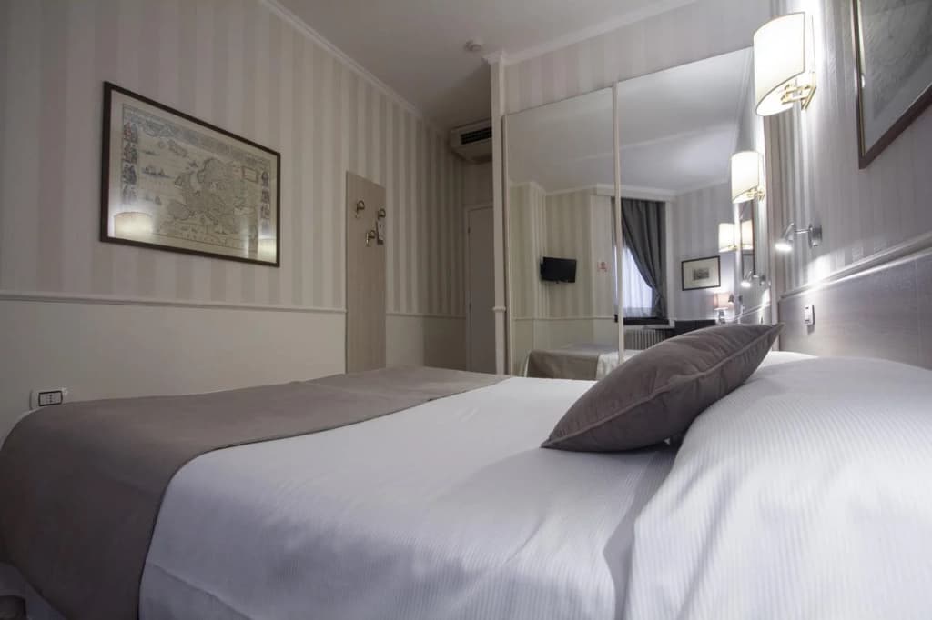 Hotel Flora - photo 8
