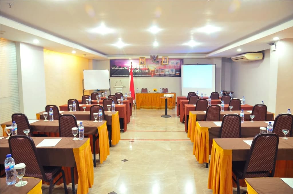 Losari Roxy Hotel Jakarta - photo 13