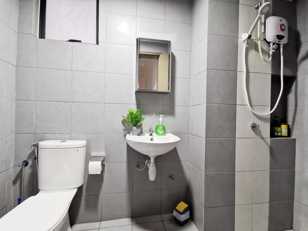 Astetica Residences The Mines New WiFi Netflix Lake View - photo 1