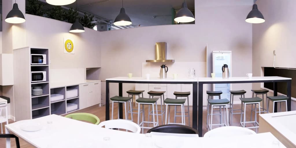 Hola Hostal Eixample - Hostel - photo 25