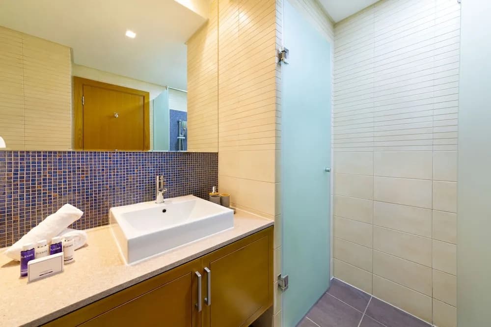 Maison Privee - Exclusive Apt with Seafront Views over Palm Jumeirah - photo 26