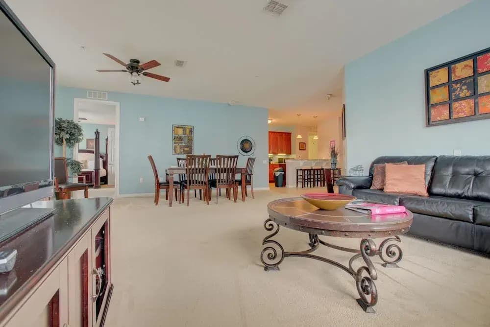 Lakefront Luxury - photo 12