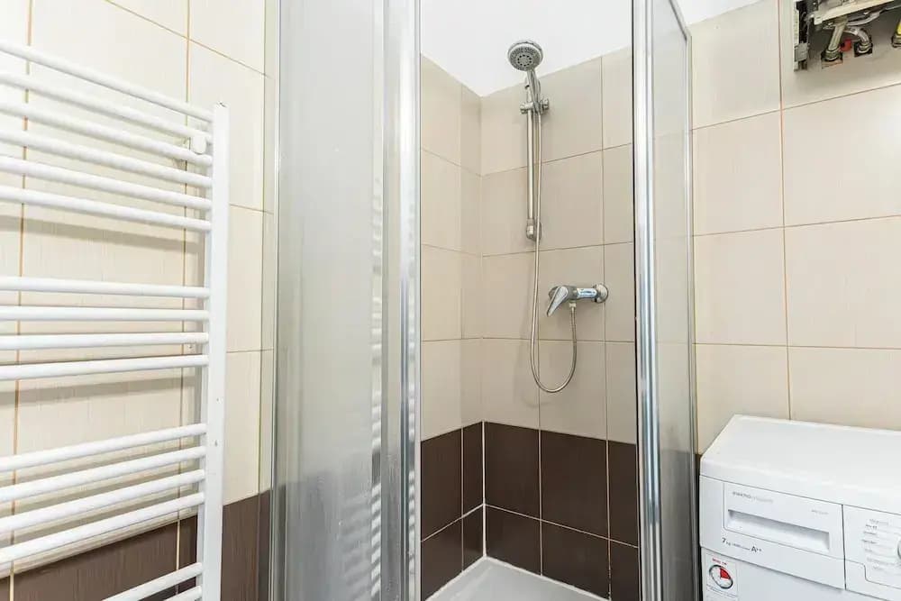 Comfy 2BR Flat Belvedere Vicinity - photo 7